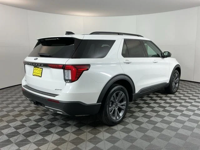 New 2026 Star White Metallic Tri-Coat Ford Active image 5