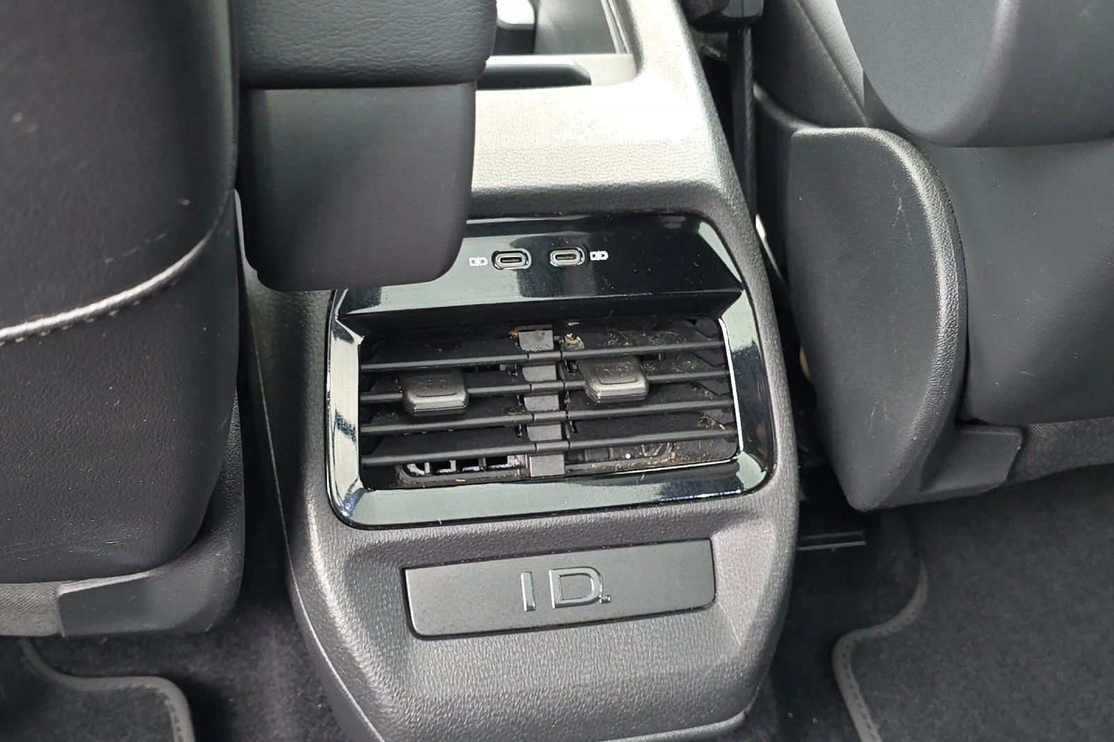 Used 2022 Red Volkswagen Pro S image 13