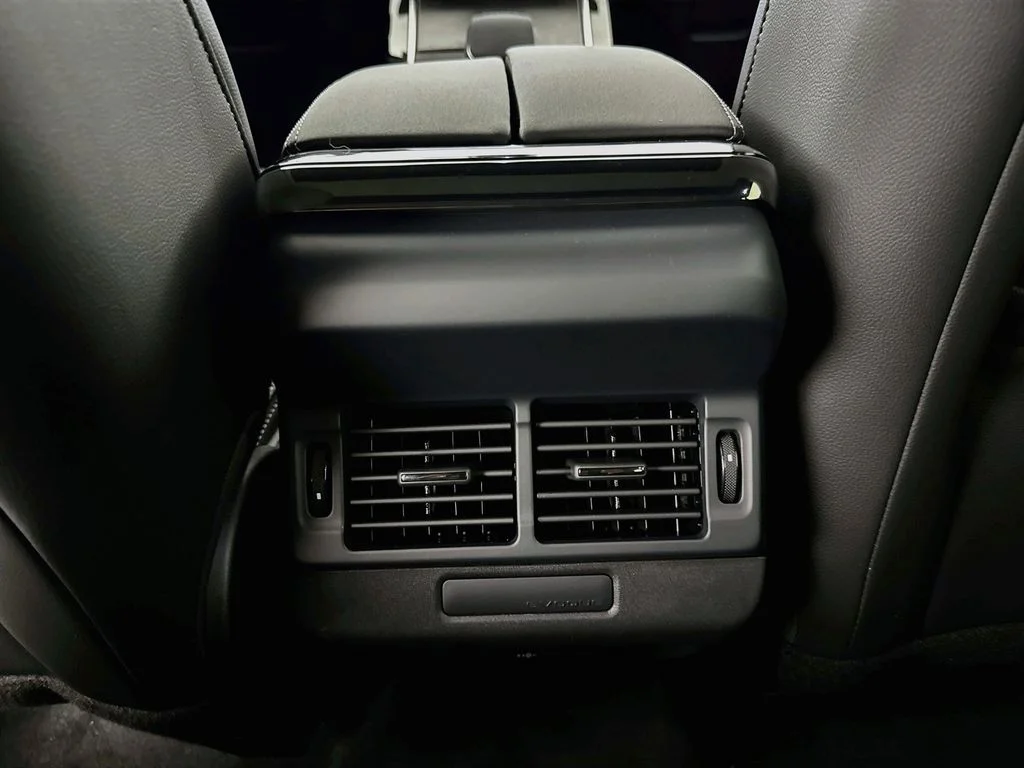 New 2026 Carpathian Grey Land Rover Hoxton Edition image 26