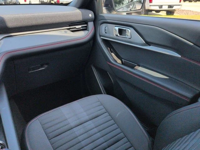 New 2026 Carbonized Gray Metallic Ford ST-Line image 17