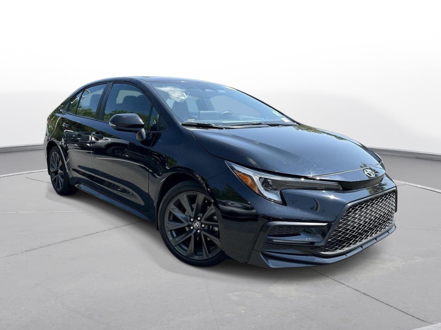Used 2025 Midnight Black Metallic Toyota SE image 4
