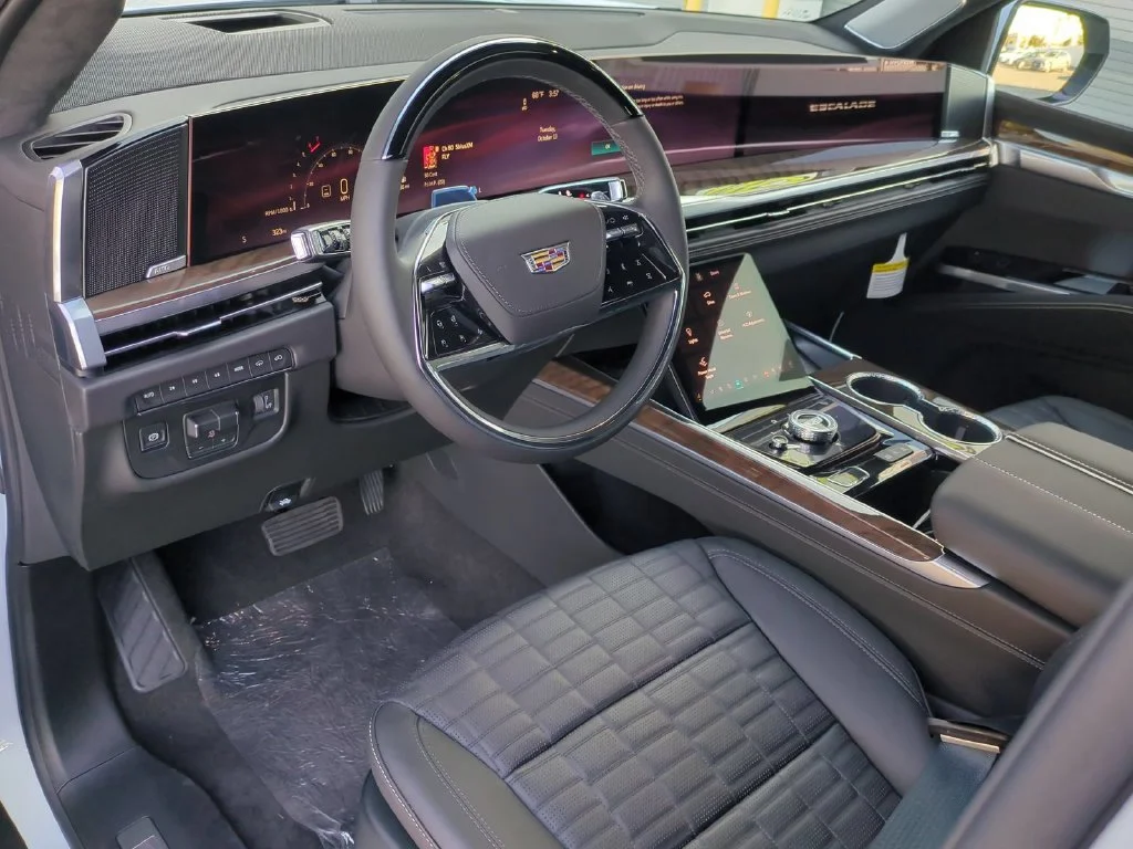 New 2026 Vibrant White Tricoat Cadillac Platinum Sport image 11