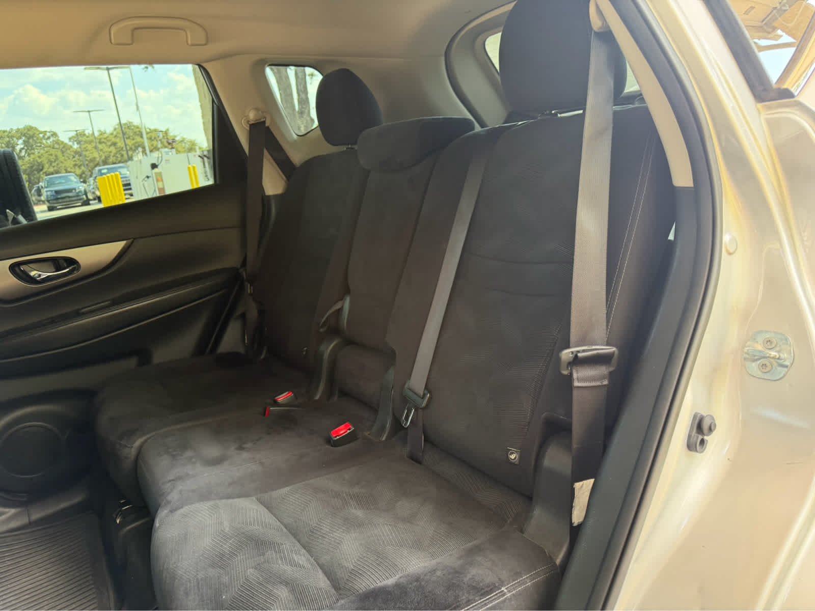 Used 2016 Brilliant Silver Nissan S image 11