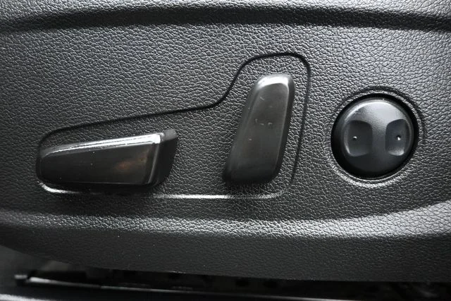 Used 2021 Gray Hyundai SEL image 10
