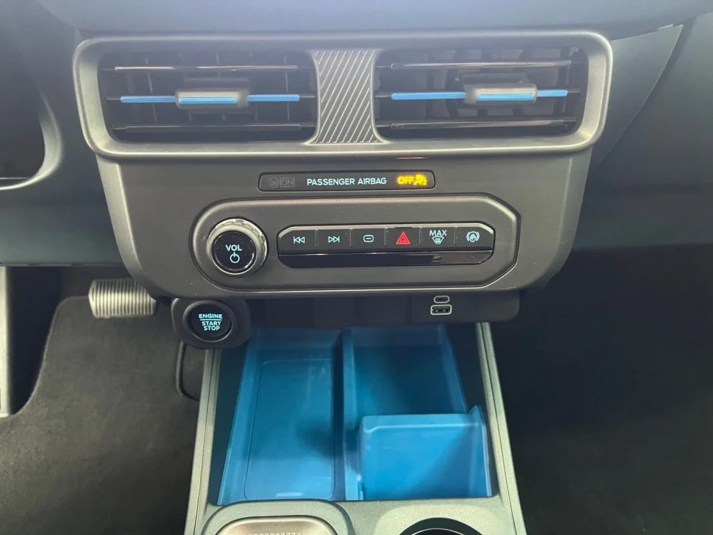 Used 2025 Gray Ford XLT image 28