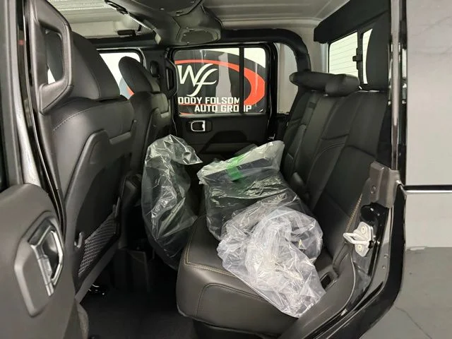 New 2026 Black Clear-Coat Exterior Paint Jeep Sahara image 15