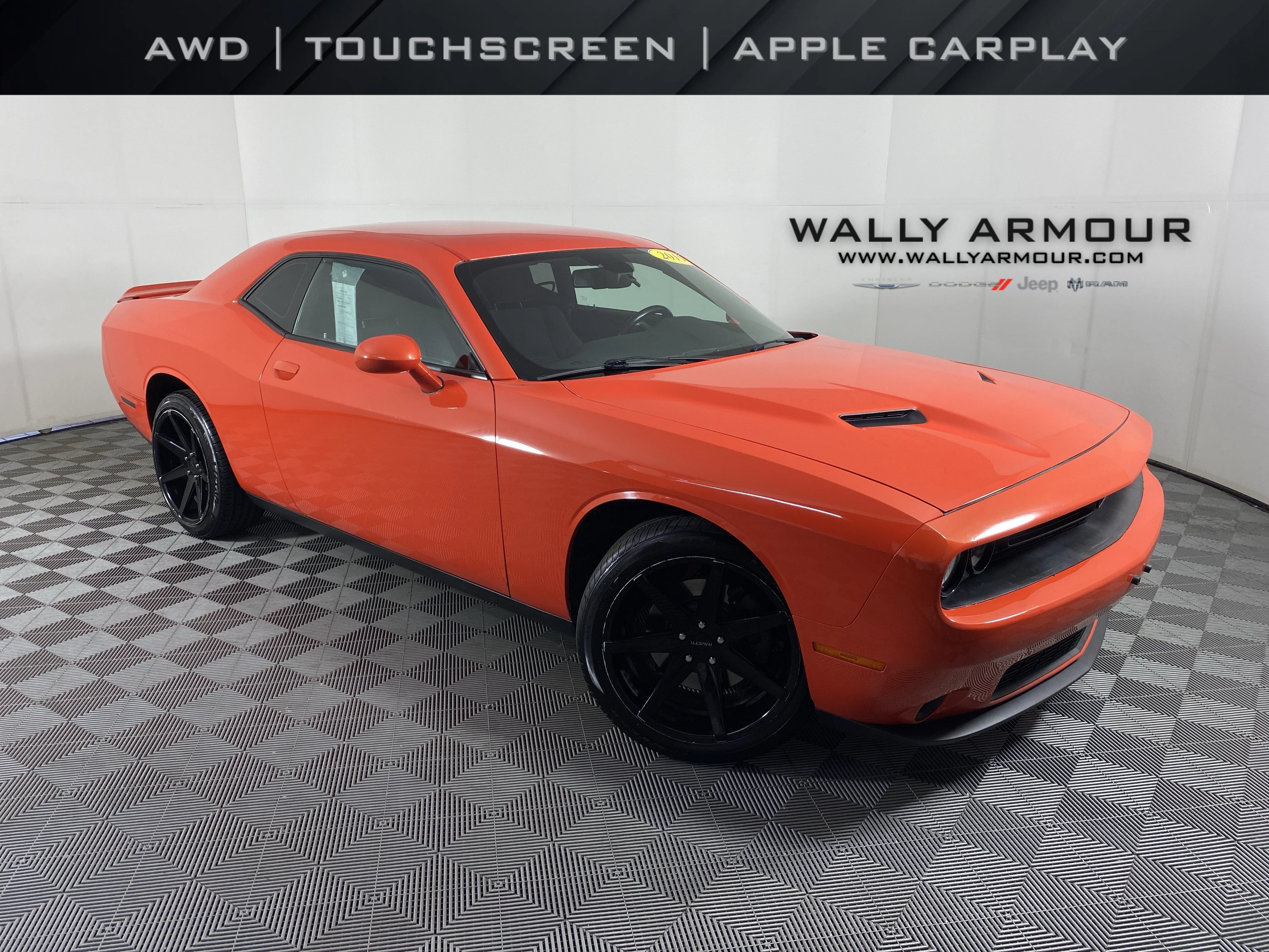 Used 2019 Go Mango Dodge SXT image 1