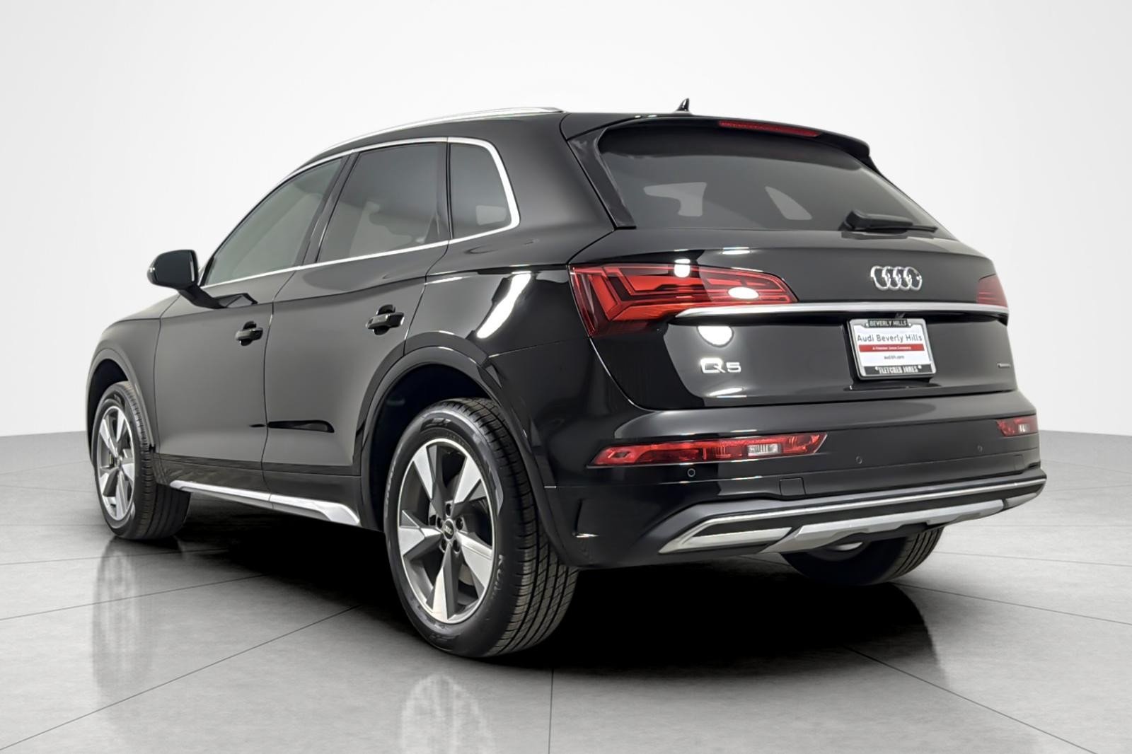 Used 2023 Brilliant Black Audi Premium Plus 40 TFSI quattro image 3