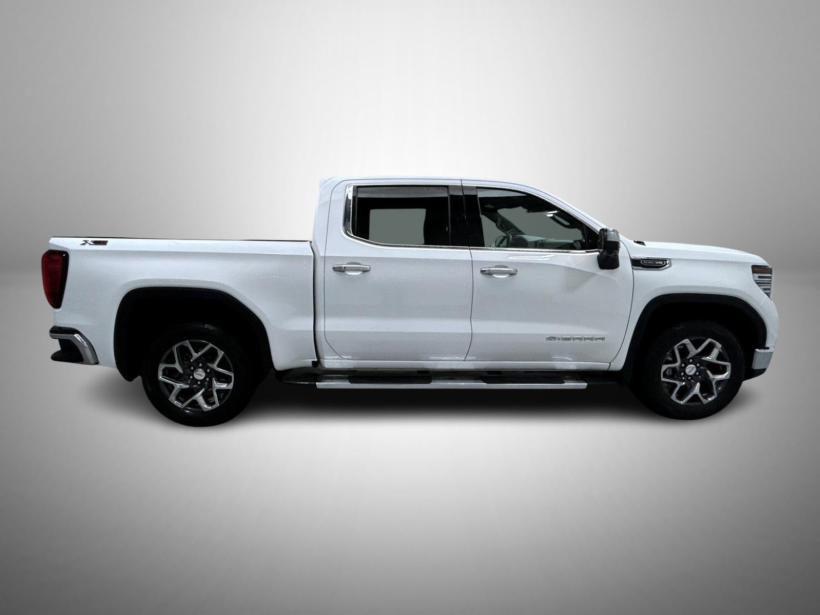Used 2025 White GMC SLT image 4