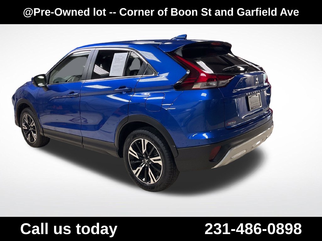 Used 2025 Blue Mitsubishi SE image 4