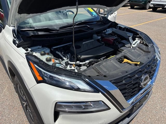 Used 2023 Pearl White Tricoat Nissan SV image 18