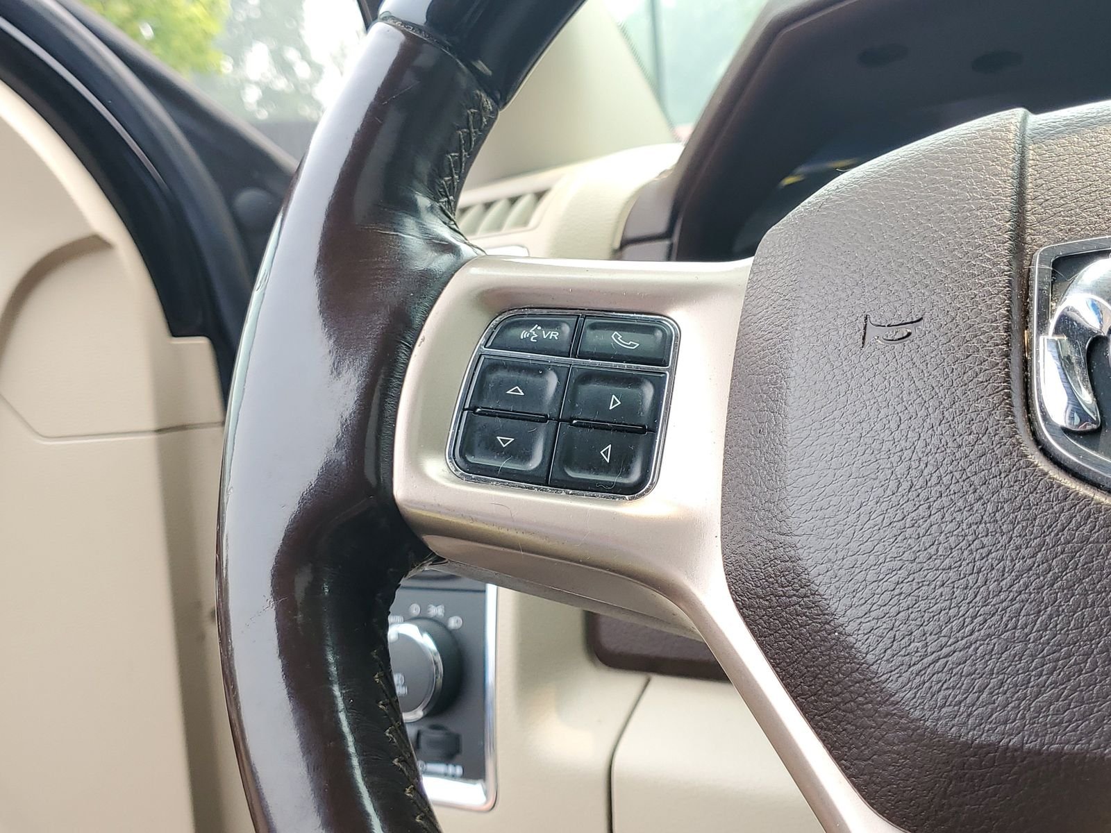 Used 2015 Black Ram Laramie Longhorn image 16