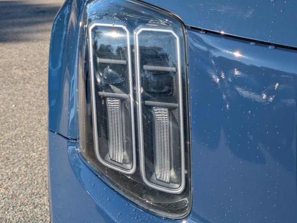 Used 2023 Black Kia EX image 9