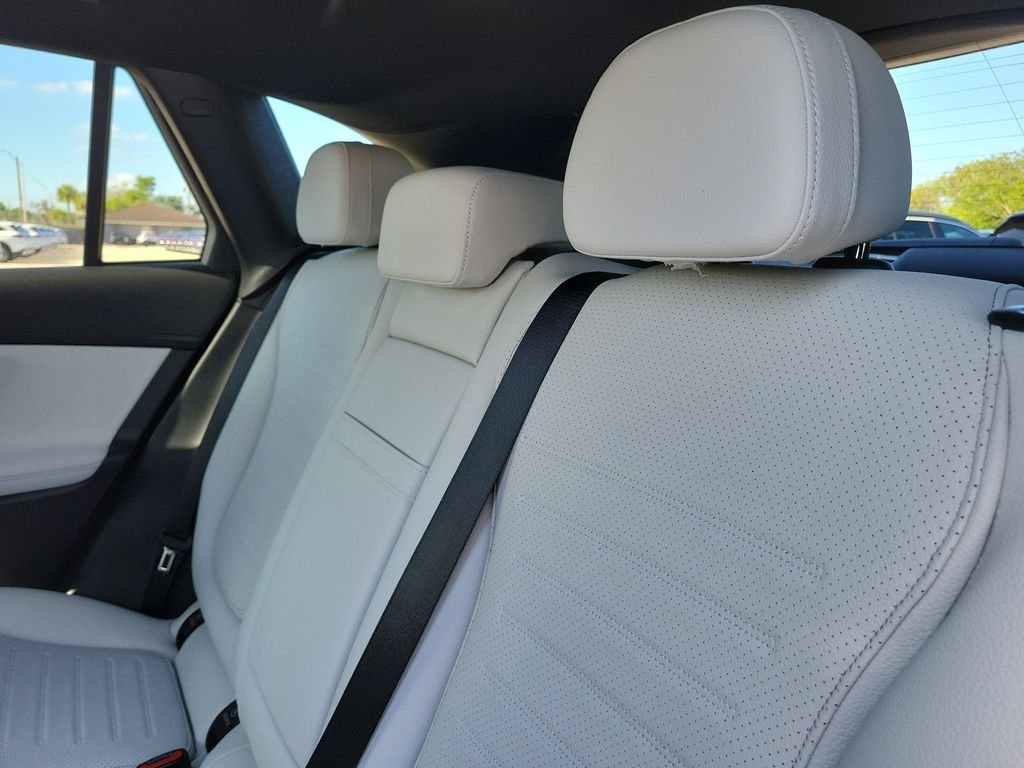 New 2026 Black Mercedes-Benz GLC 300 image 10