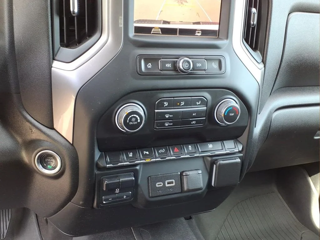 Used 2024 White Chevrolet Custom image 6