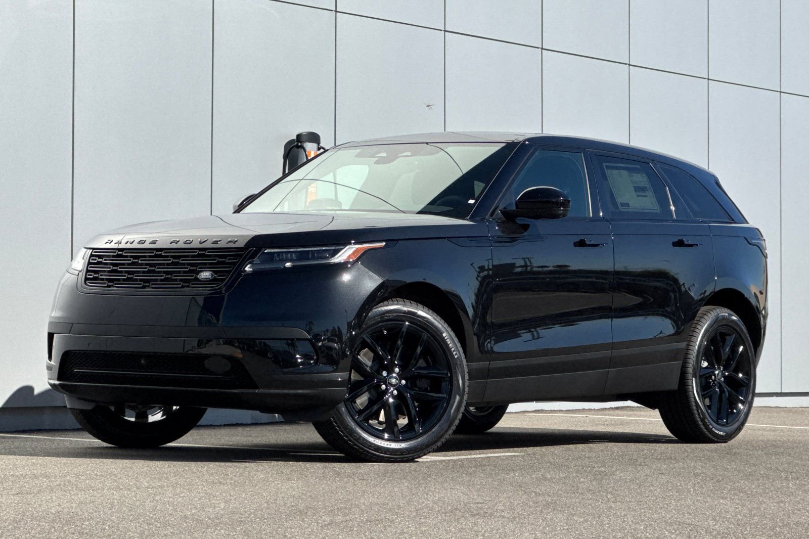 New 2026 Santorini Black Land Rover S image 1