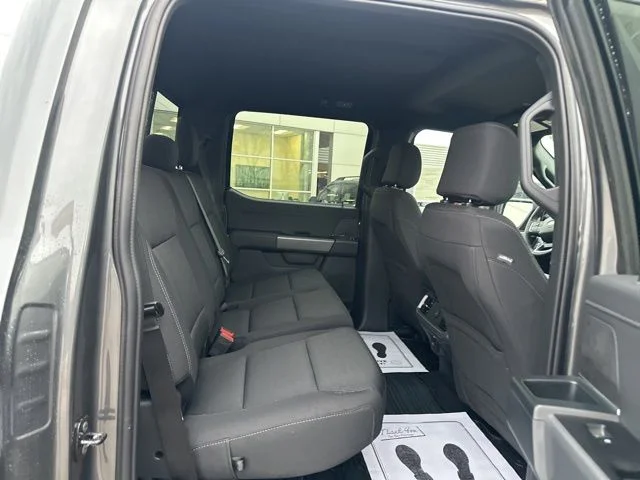 New 2026 Carbonized Gray Metallic Ford XLT image 4