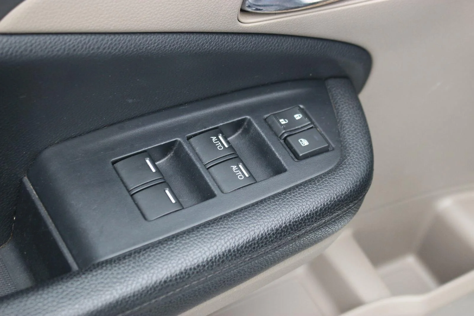 Used 2020 White Honda EX-L image 14