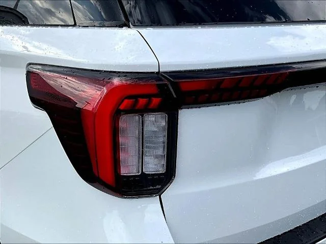 New 2026 Star White Metallic Tri-Coat Ford Tremor® image 60