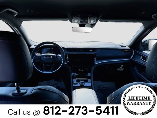 New 2027 White Jeep Laredo Altitude image 18