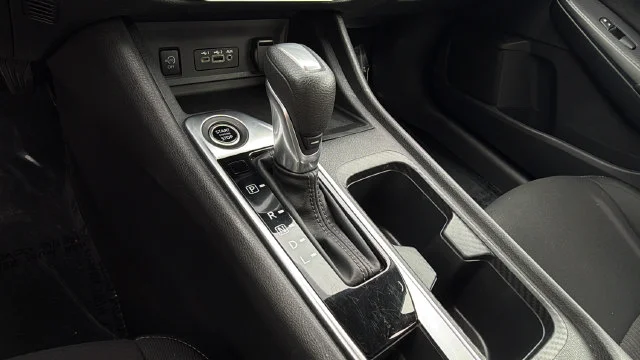 Used 2025 Gray Nissan SV image 29
