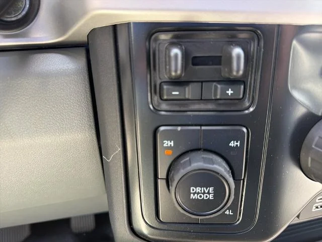 New 2026 Oxford White Ford F-350® XL image 42