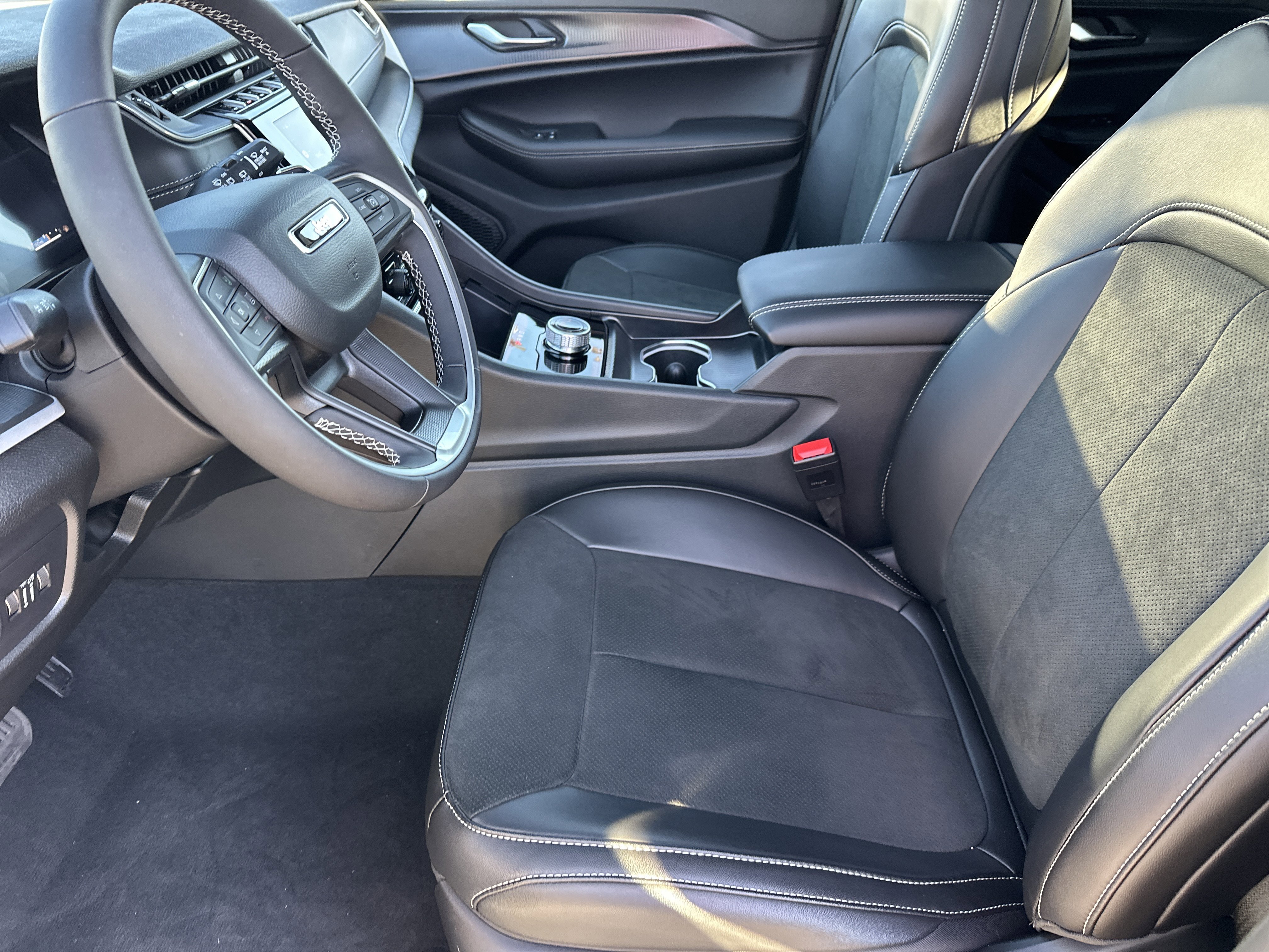 2025 Jeep Grand Cherokee Altitude - Photo 10