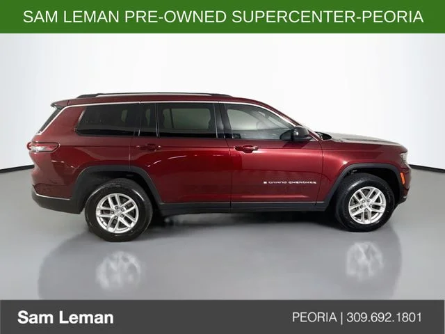 Used 2022 Red Jeep Laredo image 8
