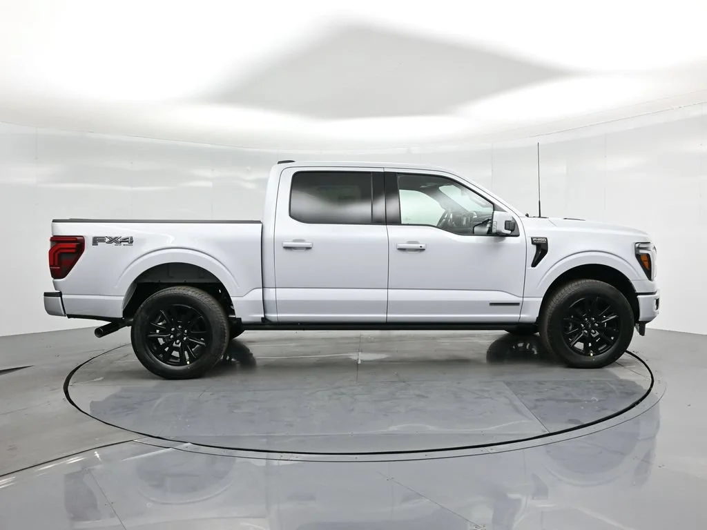Used 2025 Space White Metallic Ford Platinum image 30