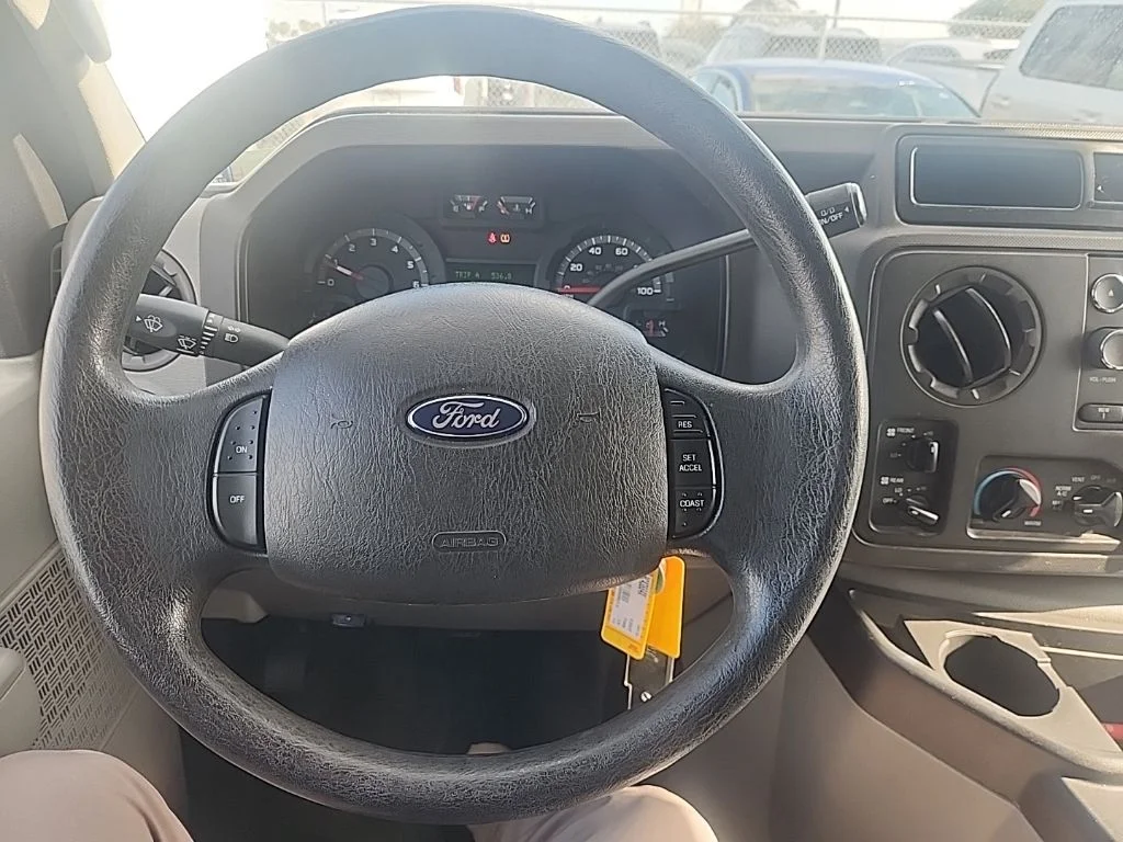 Used 2013 White Ford XL image 21