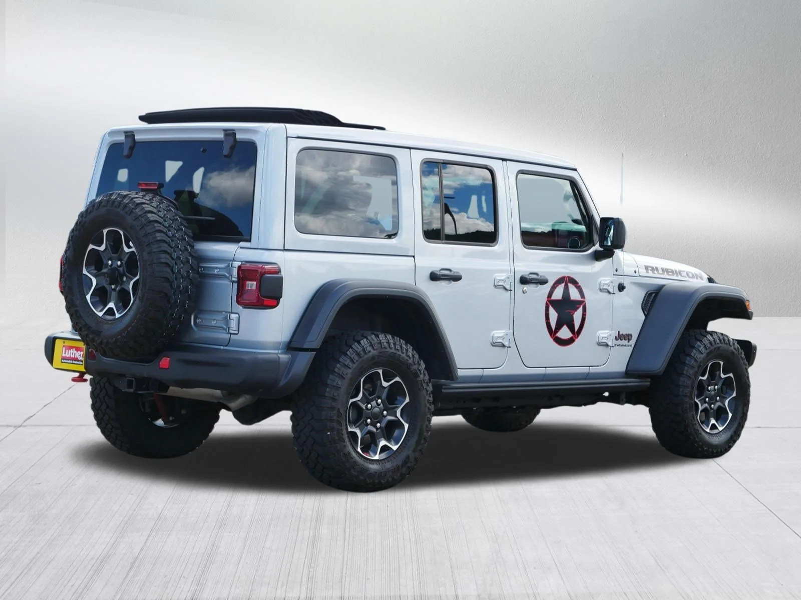 Used 2023 Silver Zynith Clearcoat Jeep Rubicon image 7