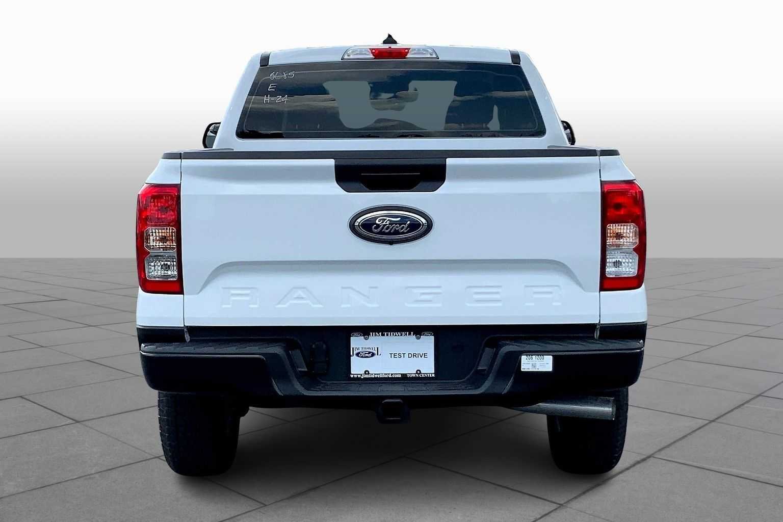 New 2025 Oxford White Ford XL image 4