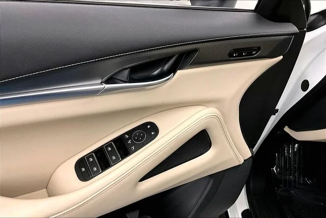 Used 2024 Majestic White INFINITI LUXE image 39