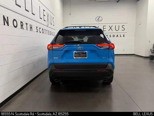 Used 2021 Blue Toyota XLE Premium image 5