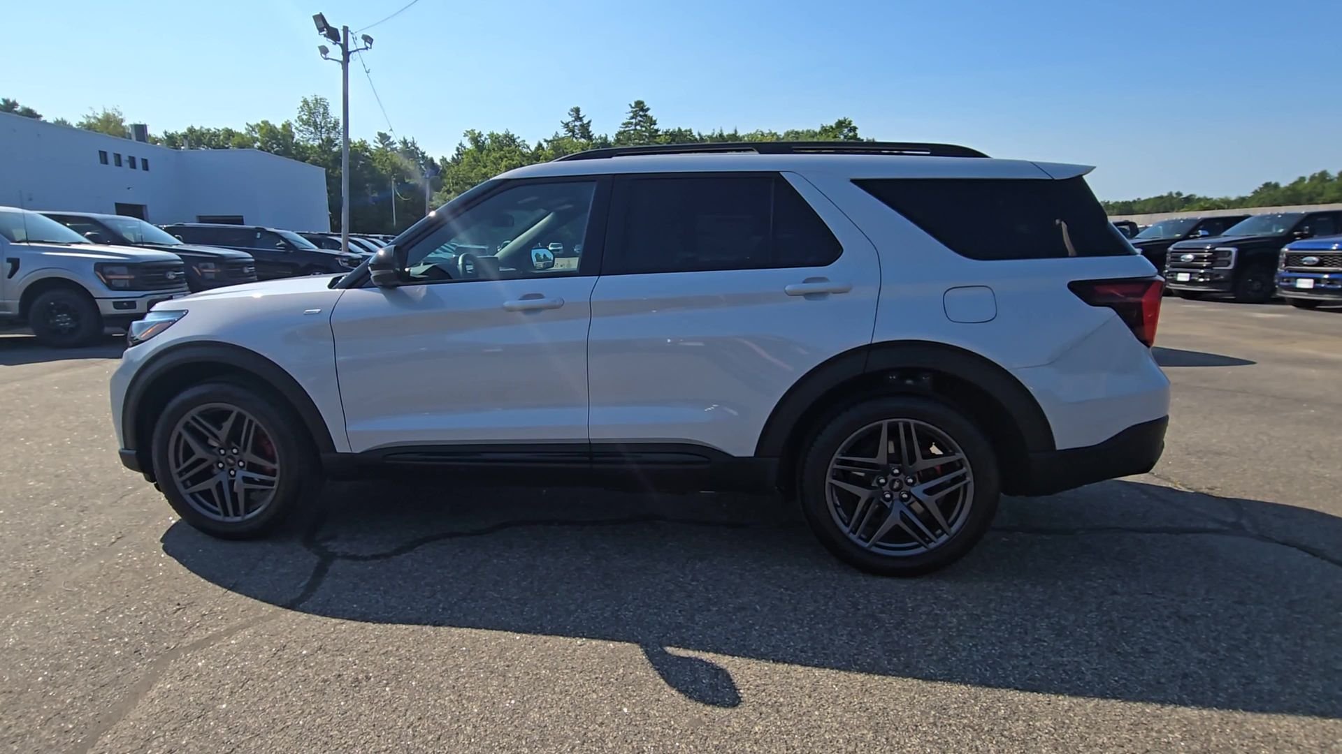 New 2026 Space White Metallic Ford ST-Line image 17