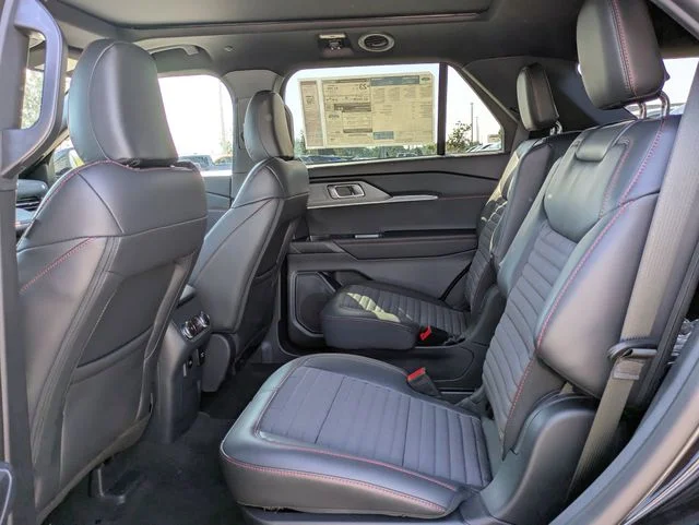 New 2026 Agate Black Metallic Ford ST-Line image 14