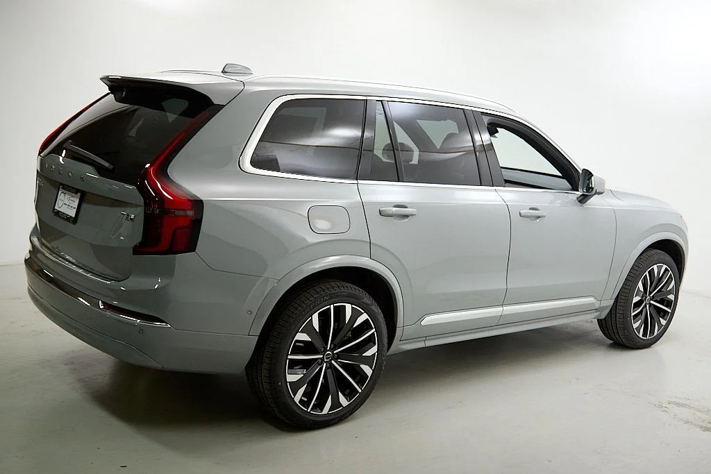 New 2026 Vapour Grey Volvo Plus image 9