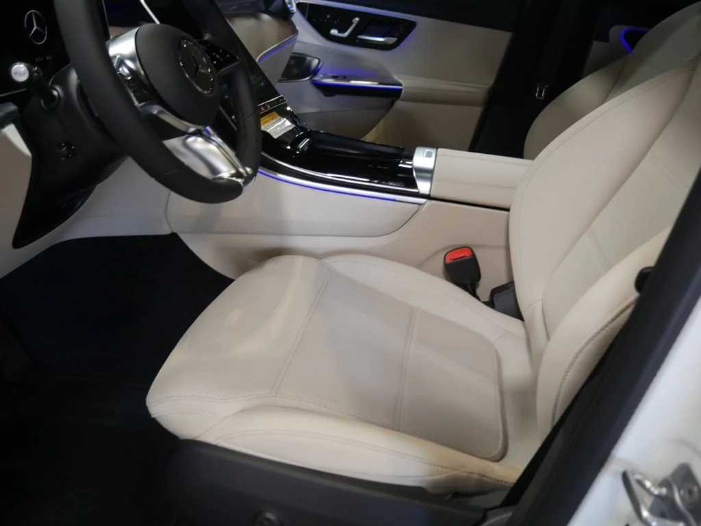 New 2026 Polar White Mercedes-Benz GLC 300 image 51