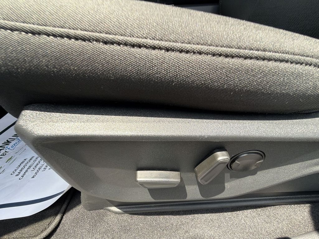 Used 2023 White Ford XLT image 18