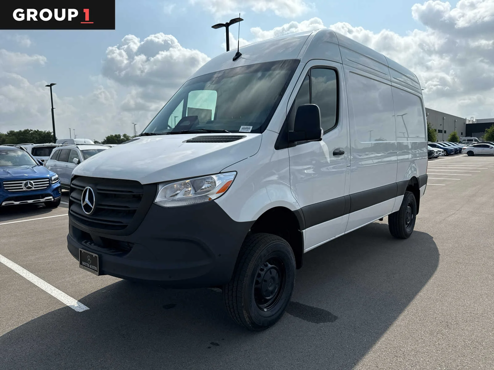 2025 Mercedes-Benz Sprinter 2500 144 WB HO Standard Roof 4x4's photo