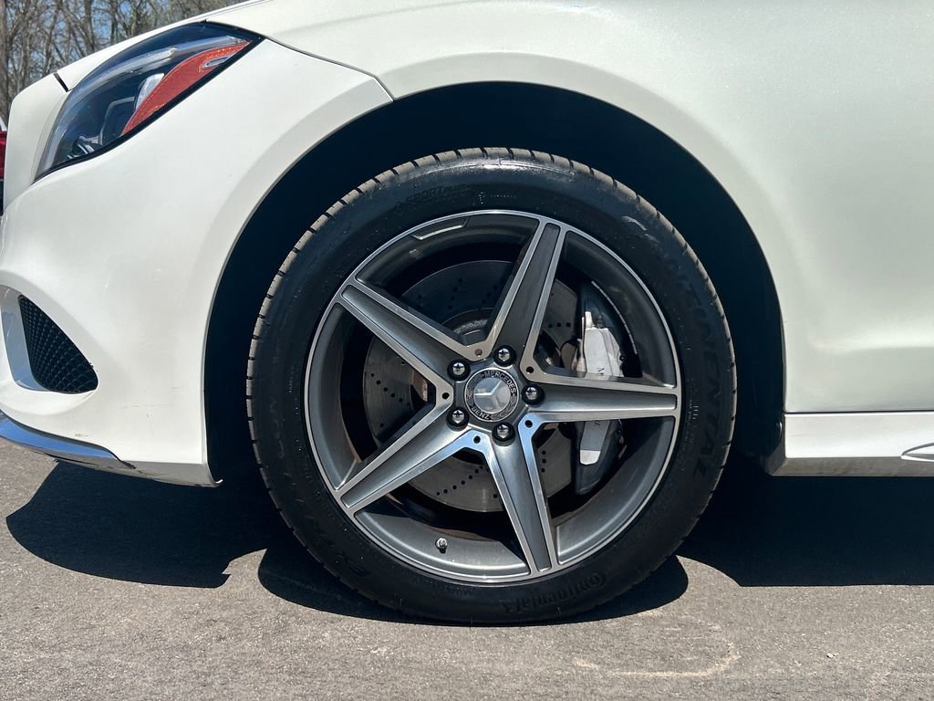 Used 2016 White Mercedes-Benz 4MATIC® image 9