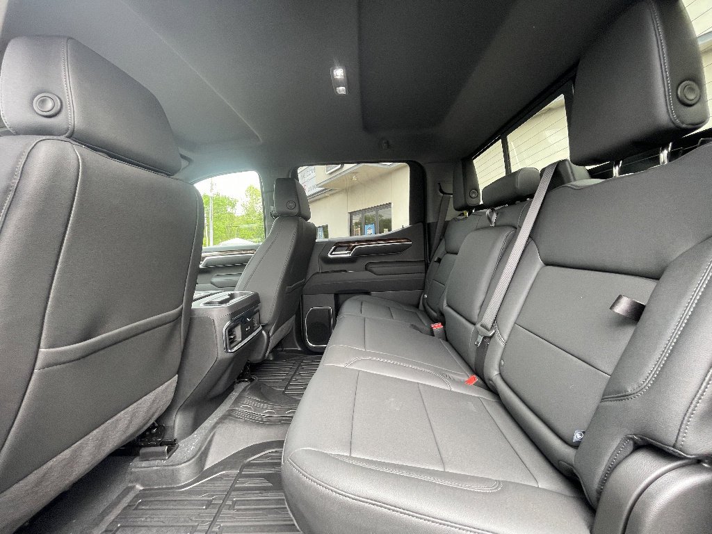 New 2026 Onyx Black GMC Elevation image 16