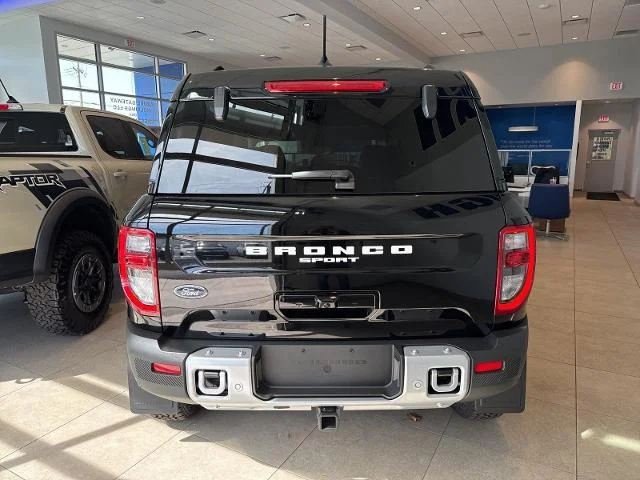 New 2025 Shadow Black Ford Outer Banks® image 42