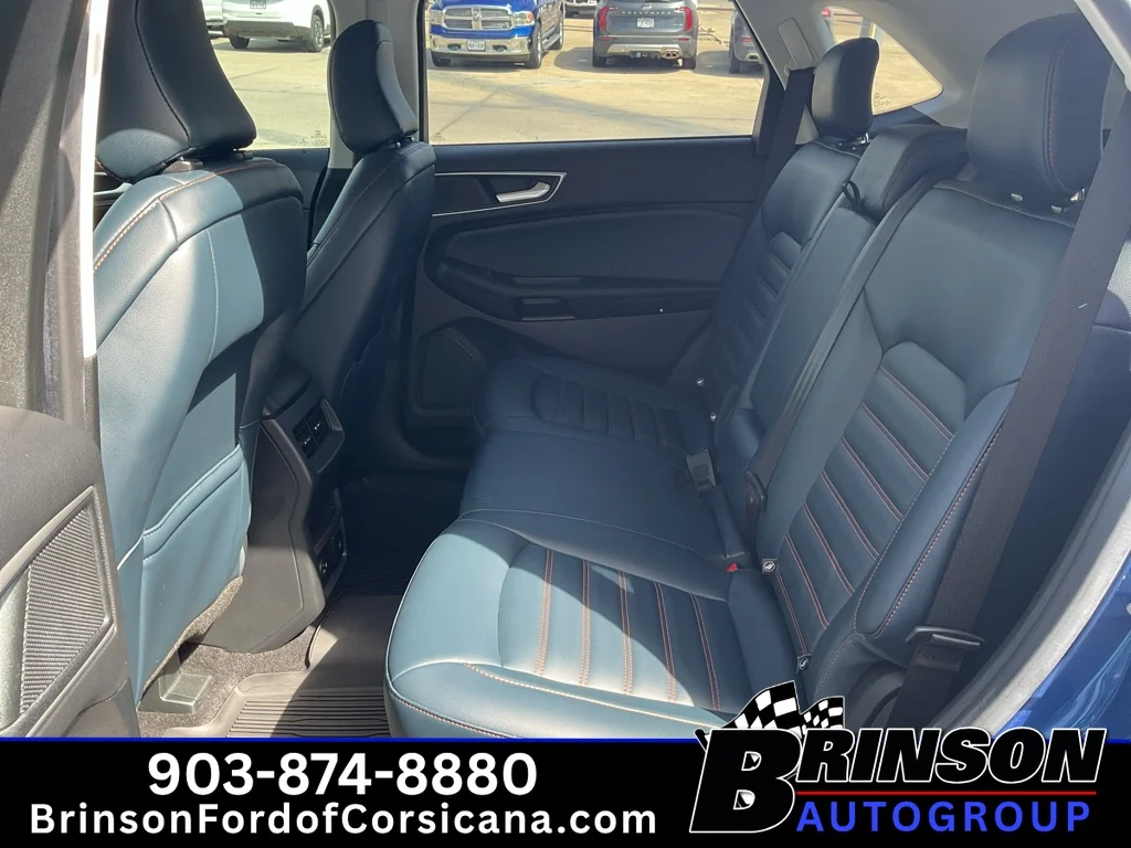 Used 2022 Atlas Blue Metallic Ford SEL image 17