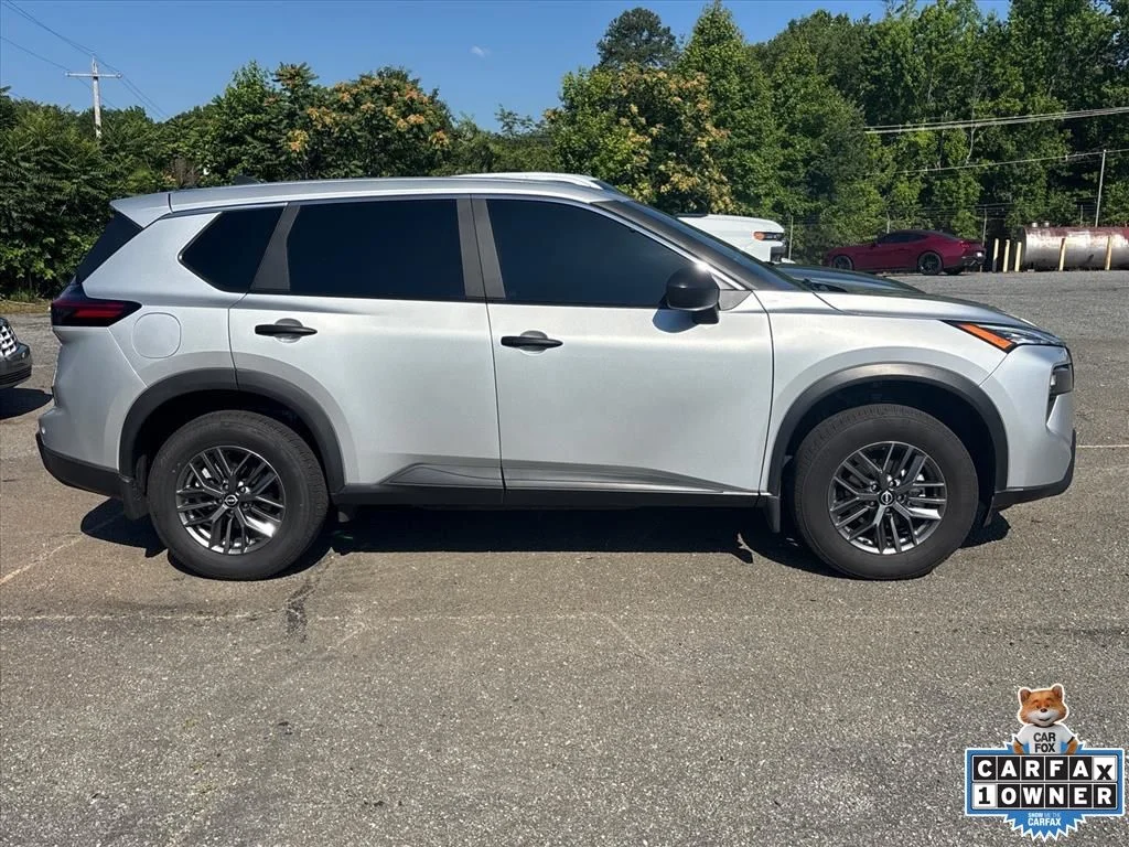Used 2025 Silver Nissan S image 7