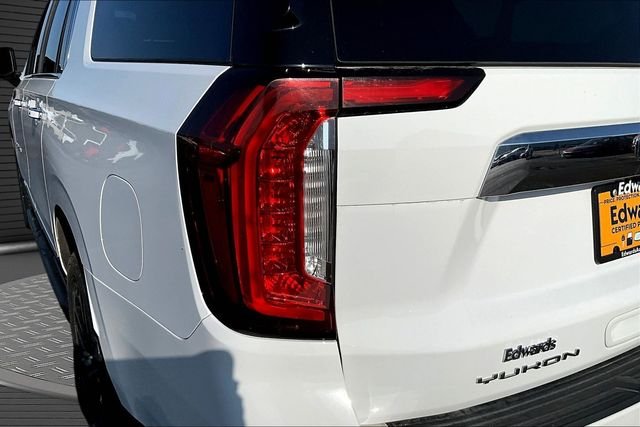 Used 2023 White GMC SLT image 23