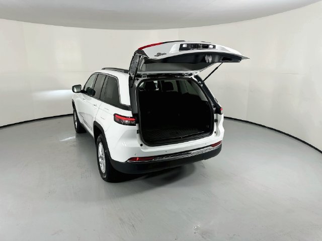 Used 2023 White Jeep Laredo X image 25