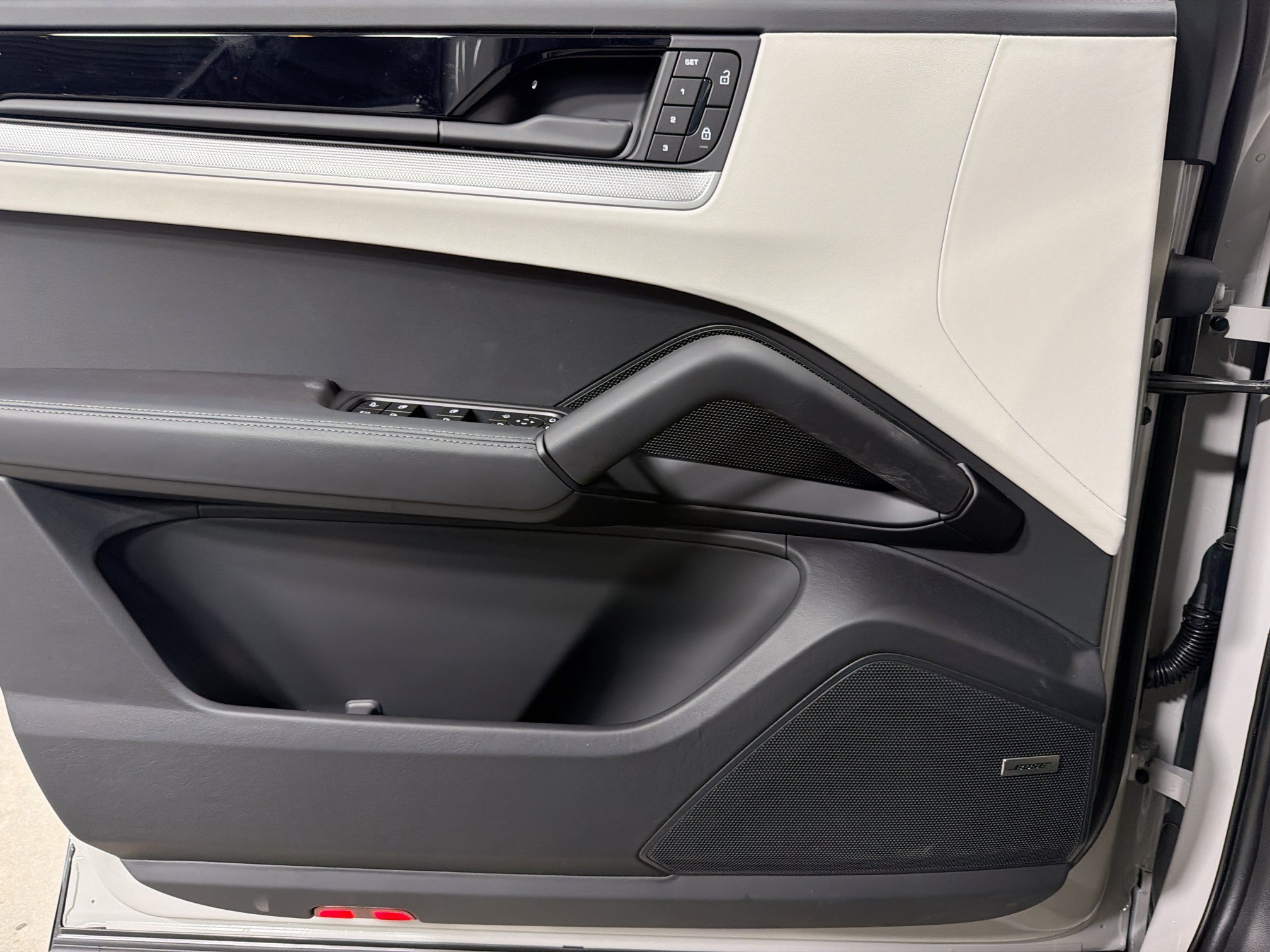 New 2026 Chalk Porsche E-Hybrid image 22