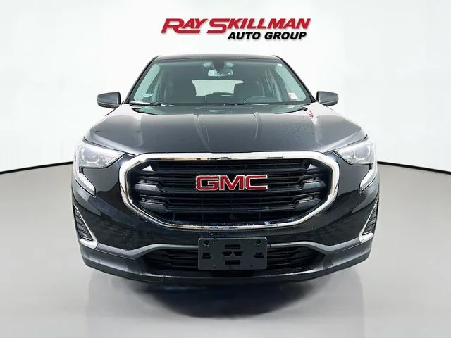 Used 2018 Black GMC SLE image 2