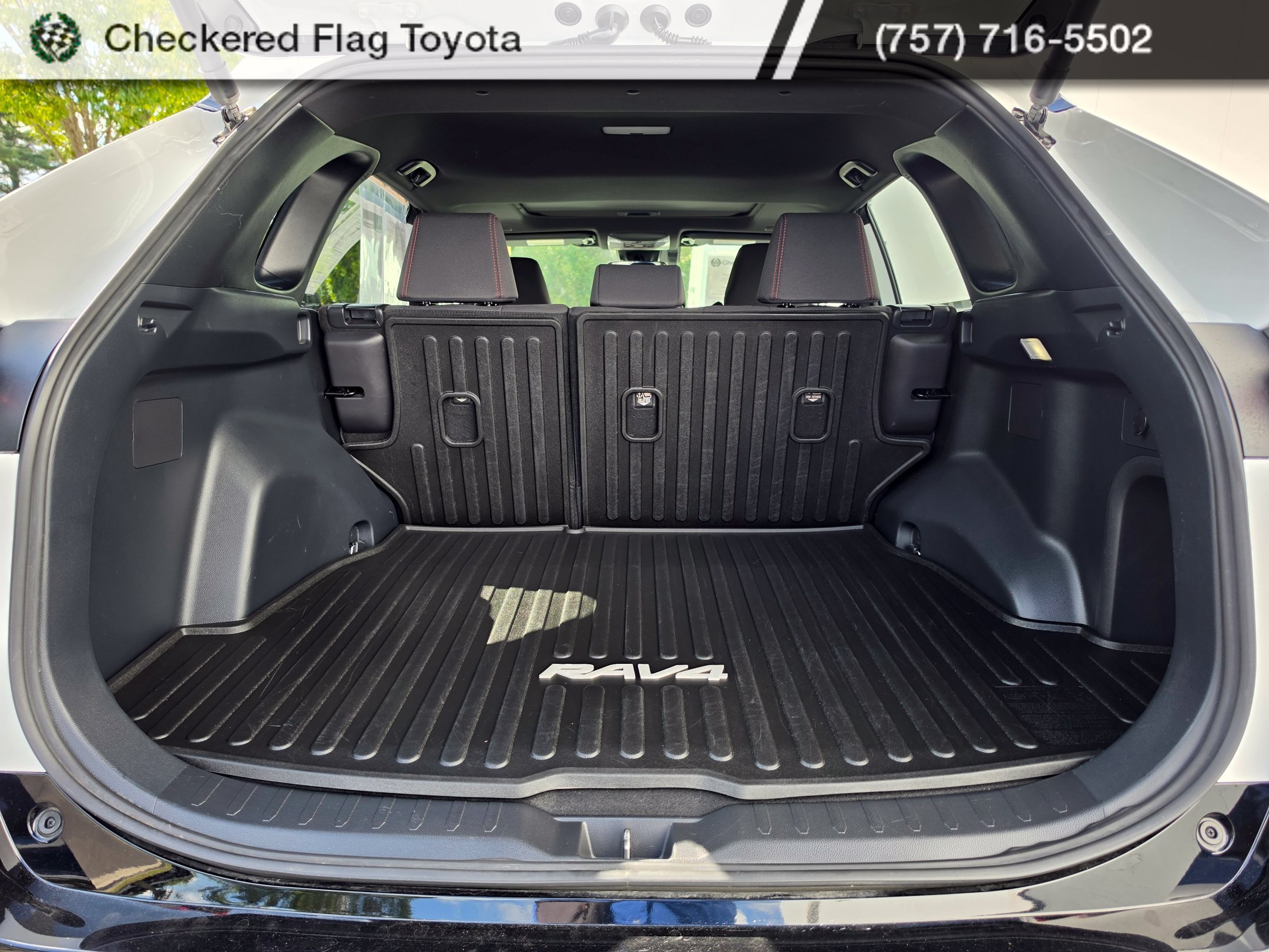 Used 2024 Ice Cap Toyota SE image 12